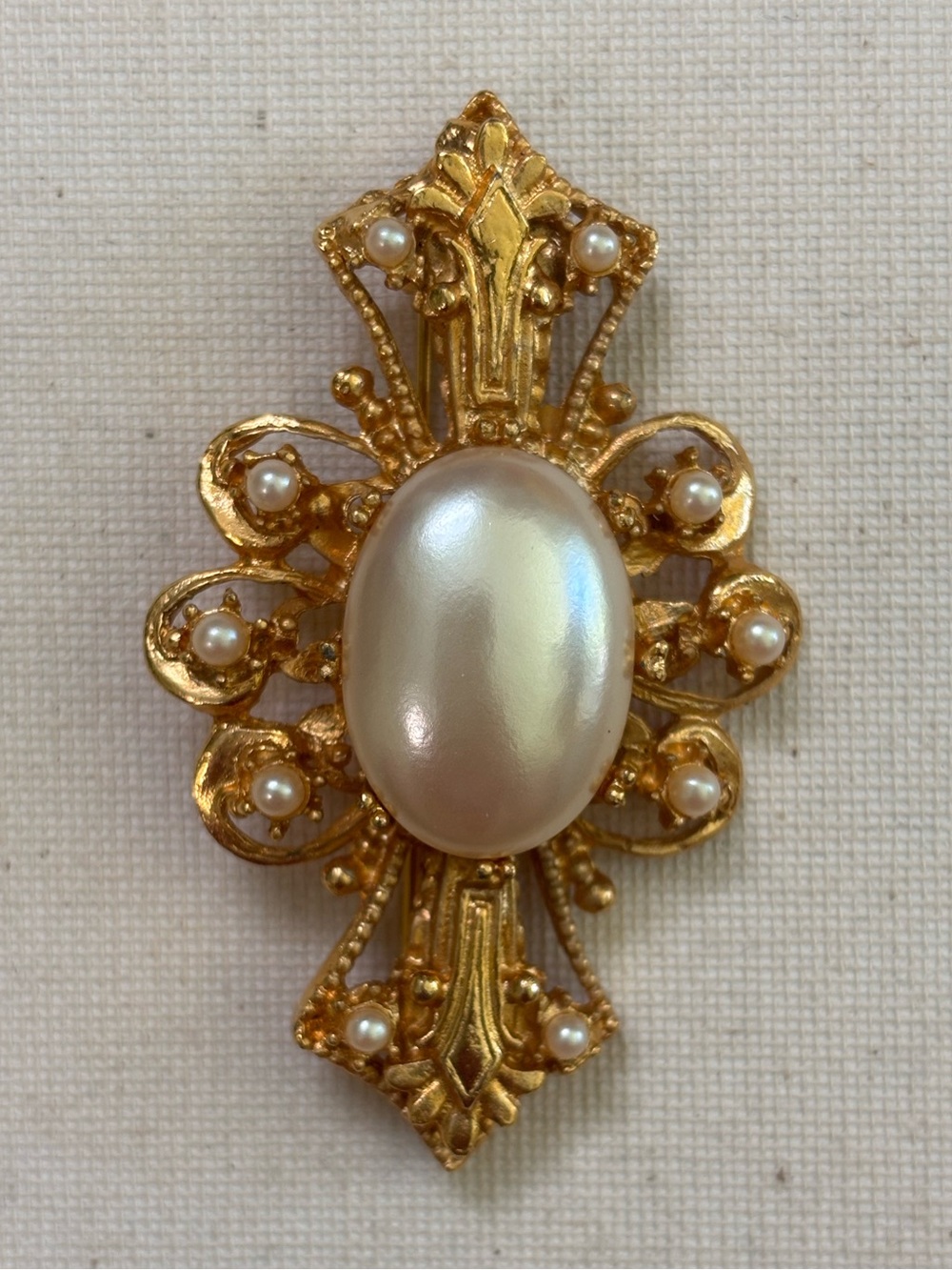Vintage Richelieu Gold-Tone and Faux Pearl Brooch